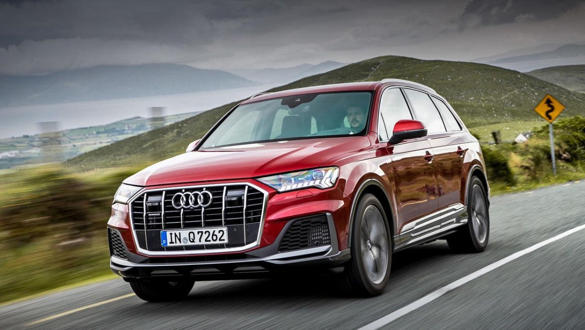 Ауди q7 2020