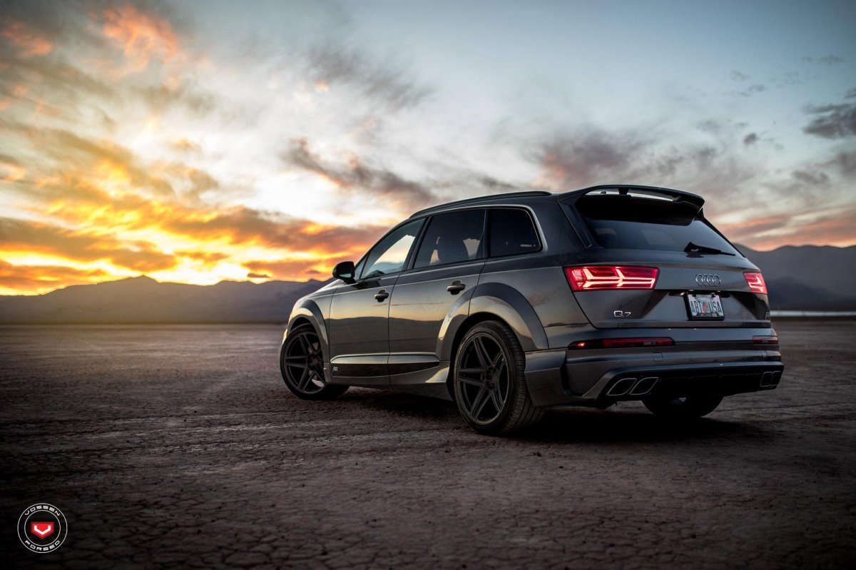Ауди q7 RS