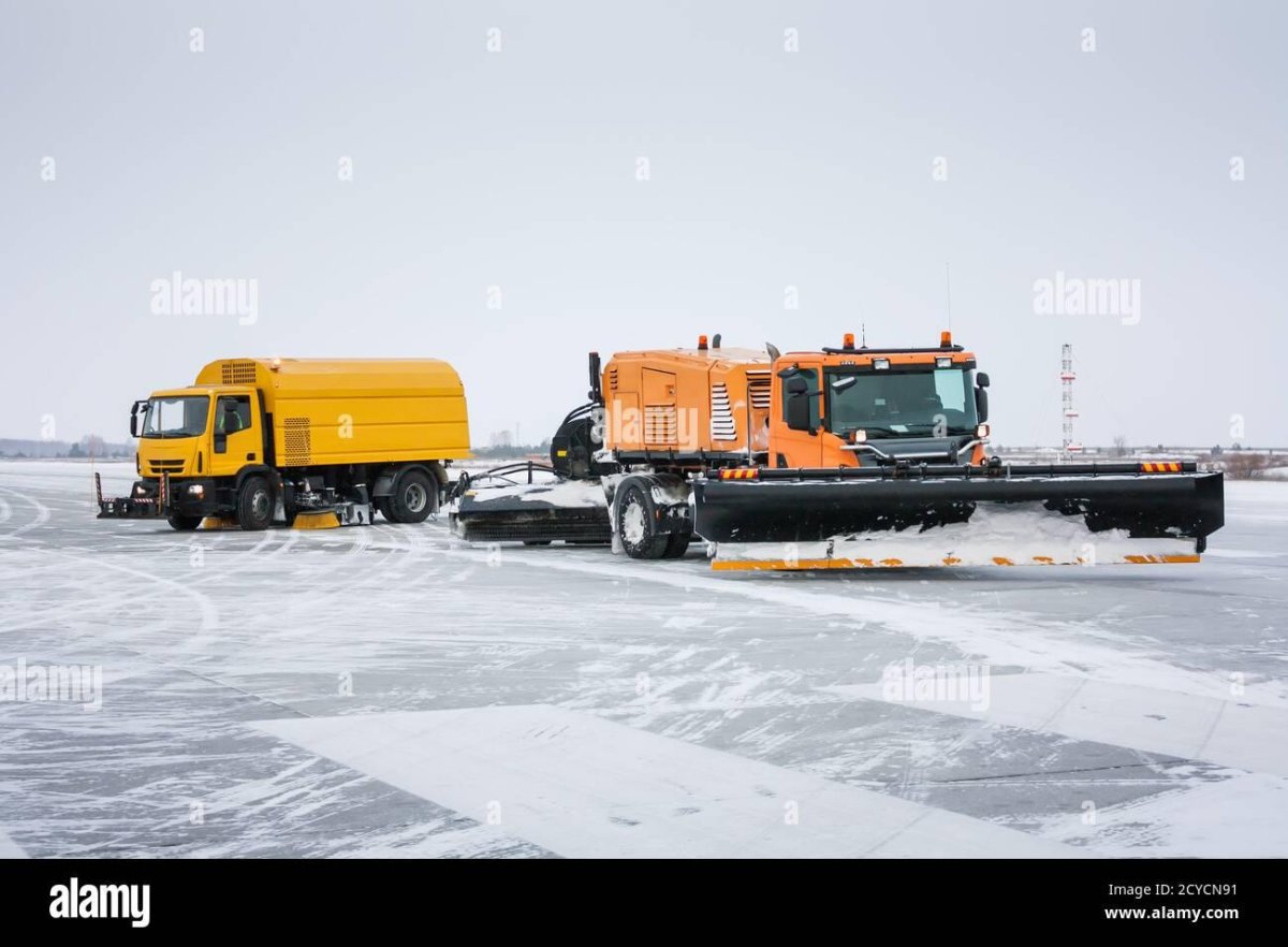 Снегоуборочная машина для взлетной полосы