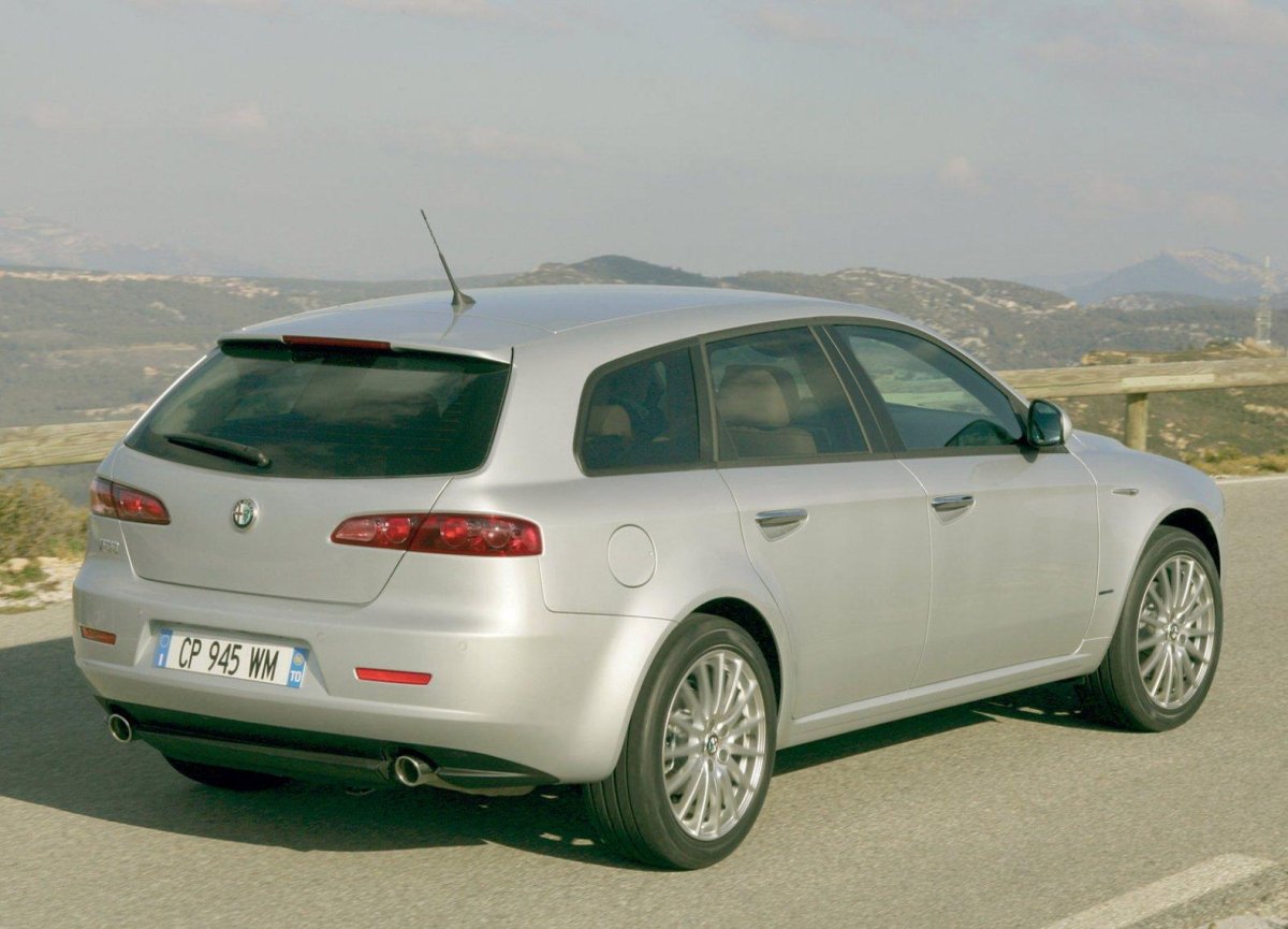 Альфа Ромео 159 Sportwagon