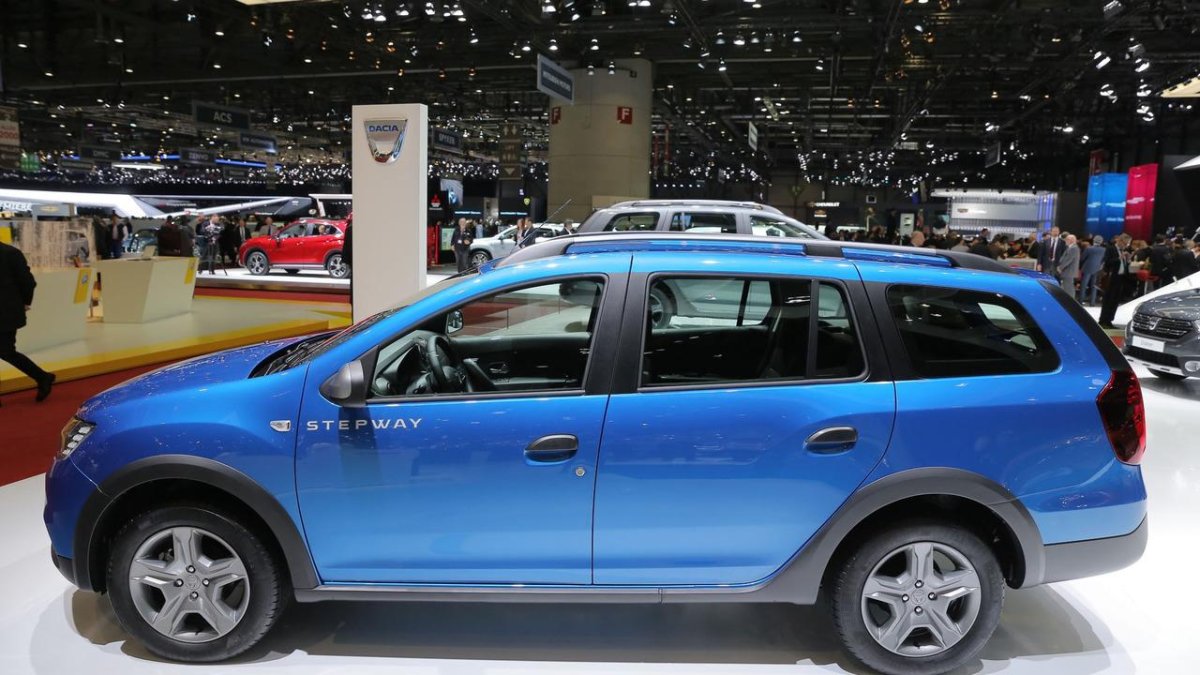 Логан степвей универсал