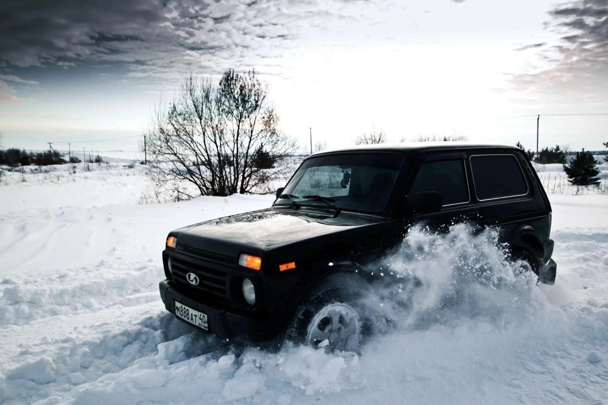 Нива 2121 в снегу