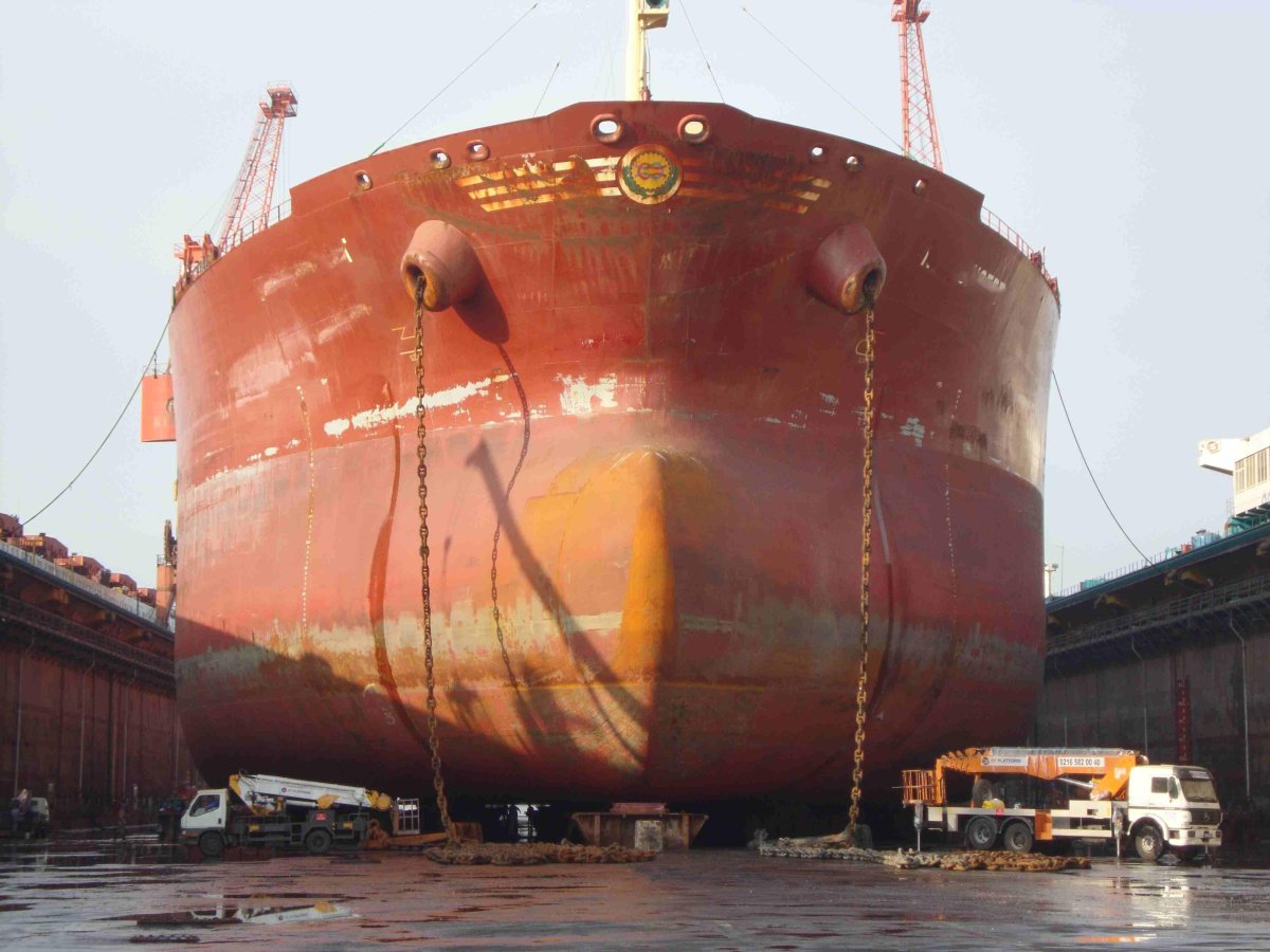 Нефтеналивной танкер