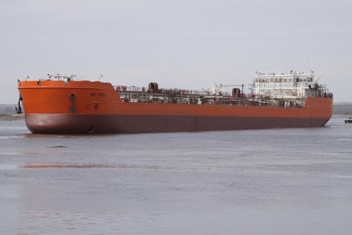 Танкер оранжевый