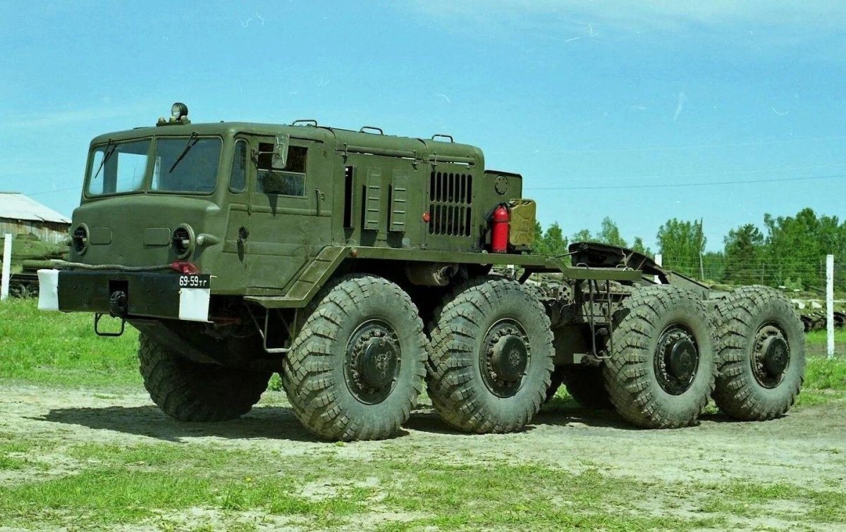 Седельный тягач МАЗ-537