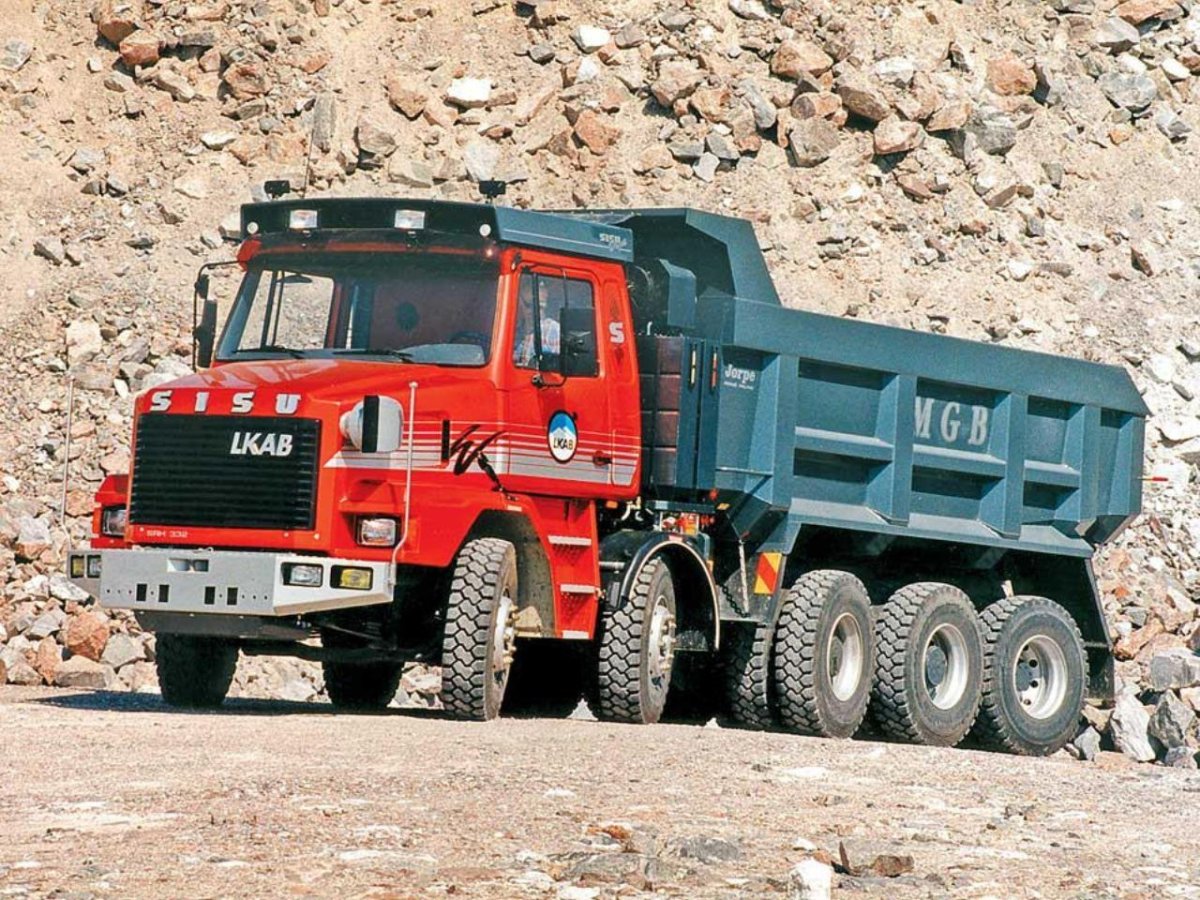 Sisu самосвал 8x8