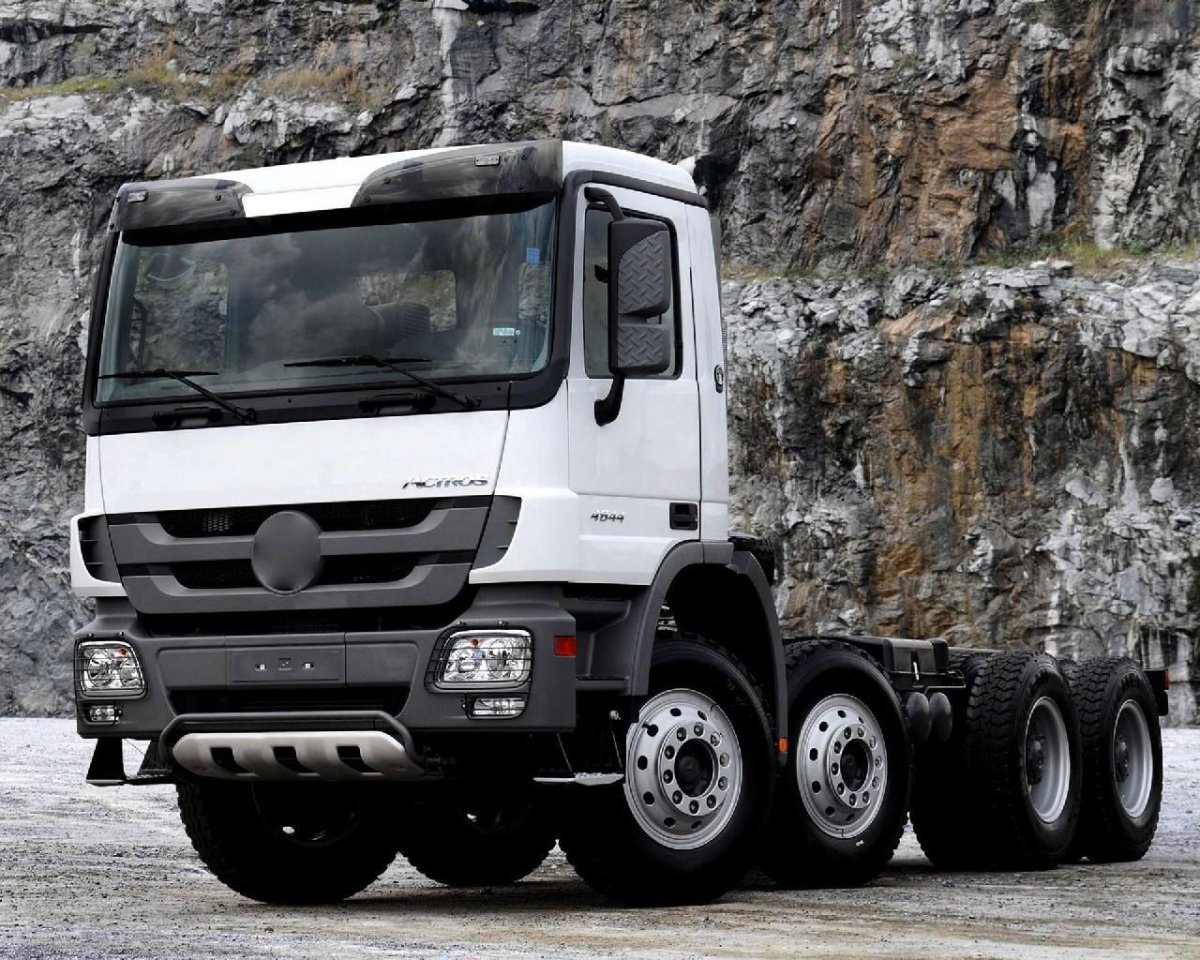 Mercedes-Benz-3341 Actros