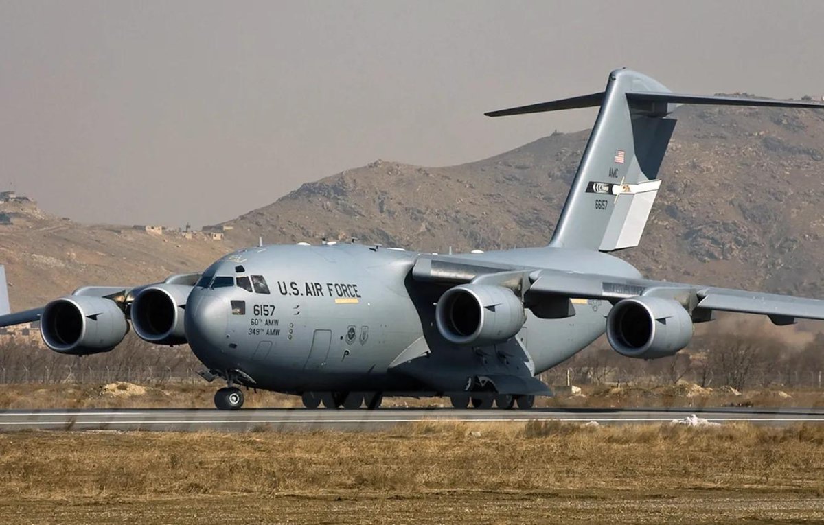 Самолет c-17 Globemaster III