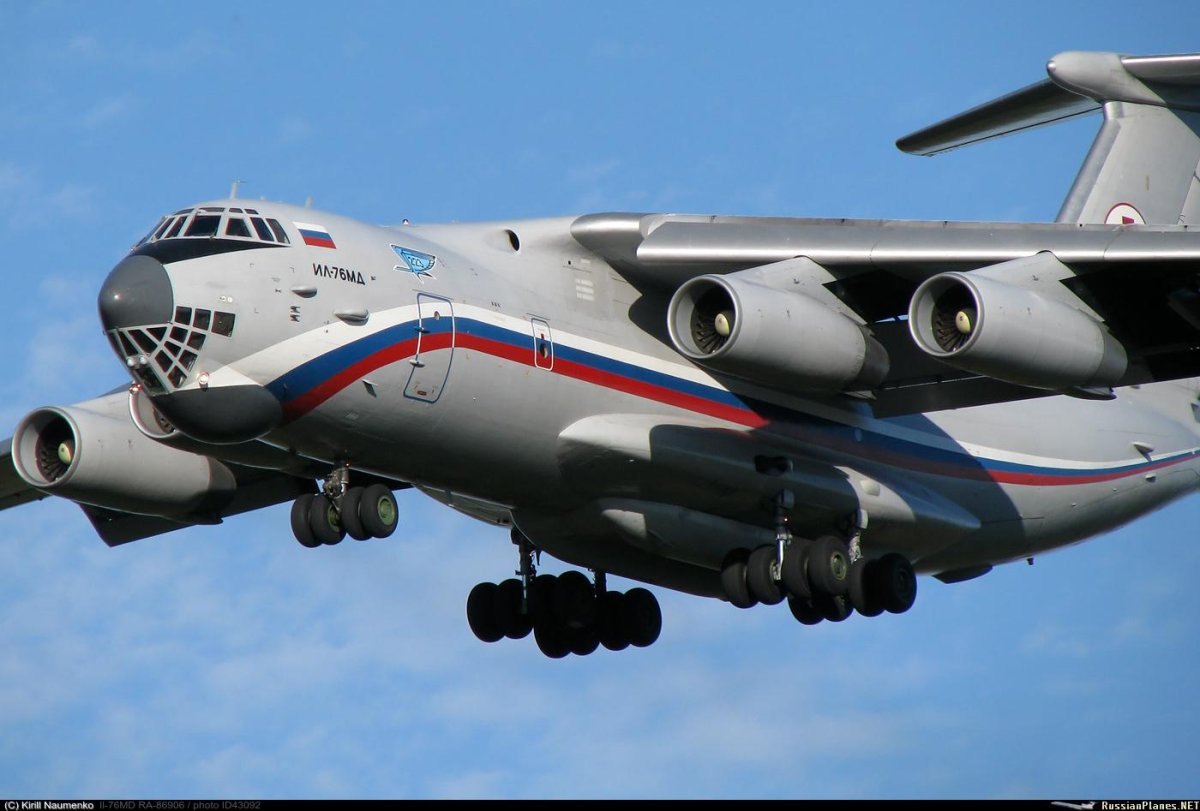 Грузовой самолет ил-76