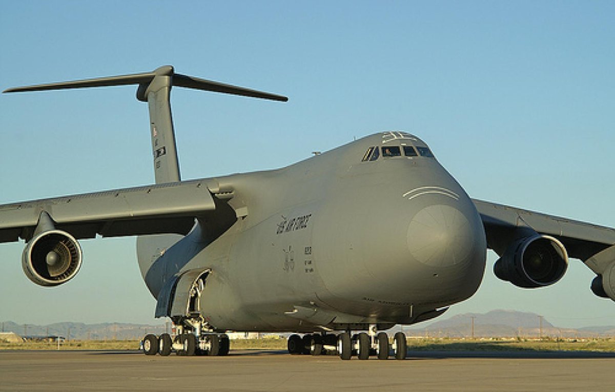 Военно-транспортный самолет АН-124 "Руслан