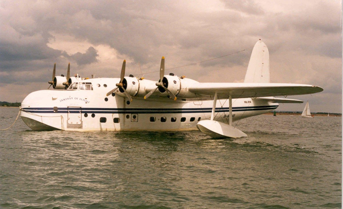 Гидросамолет амфибия