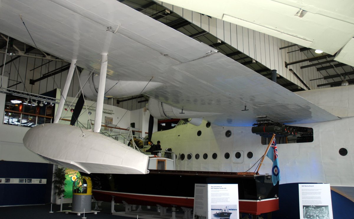 Сандерленд самолет