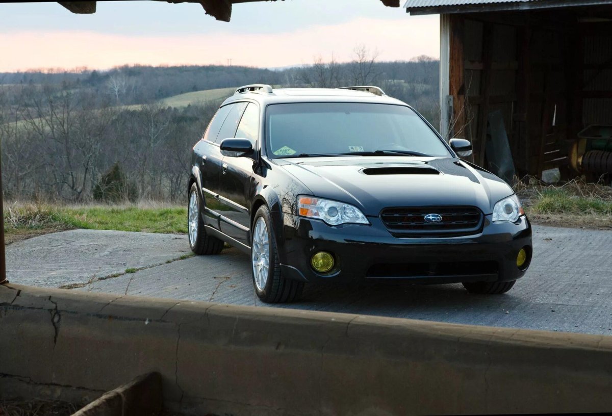 Субару Аутбек 2005