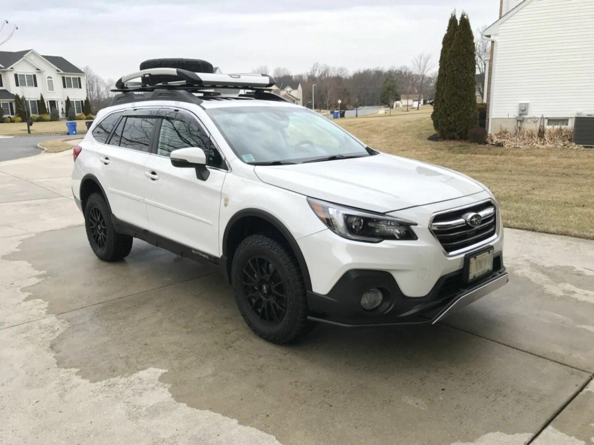 Субару Аутбек 2018