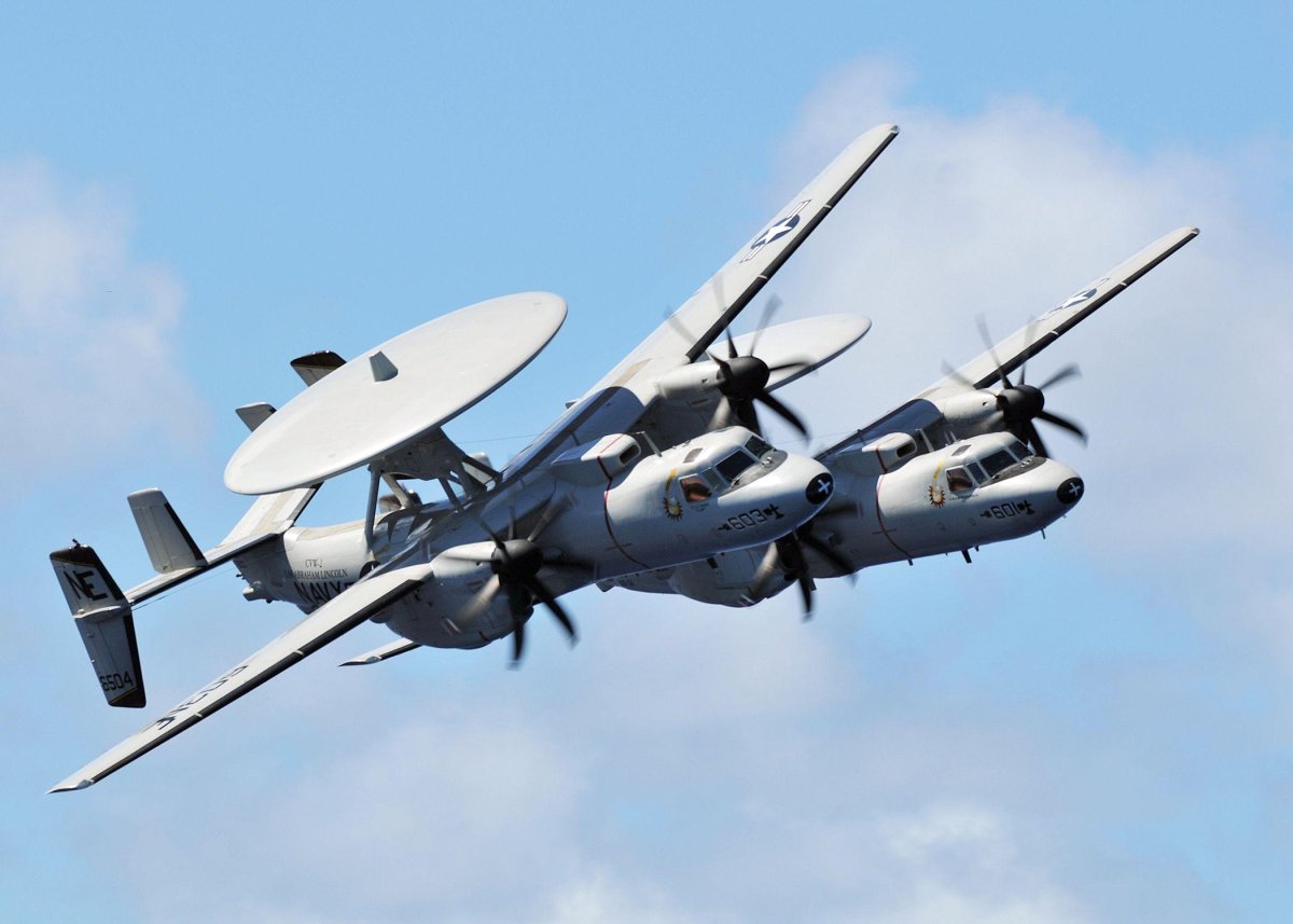 Военный самолет разведчик