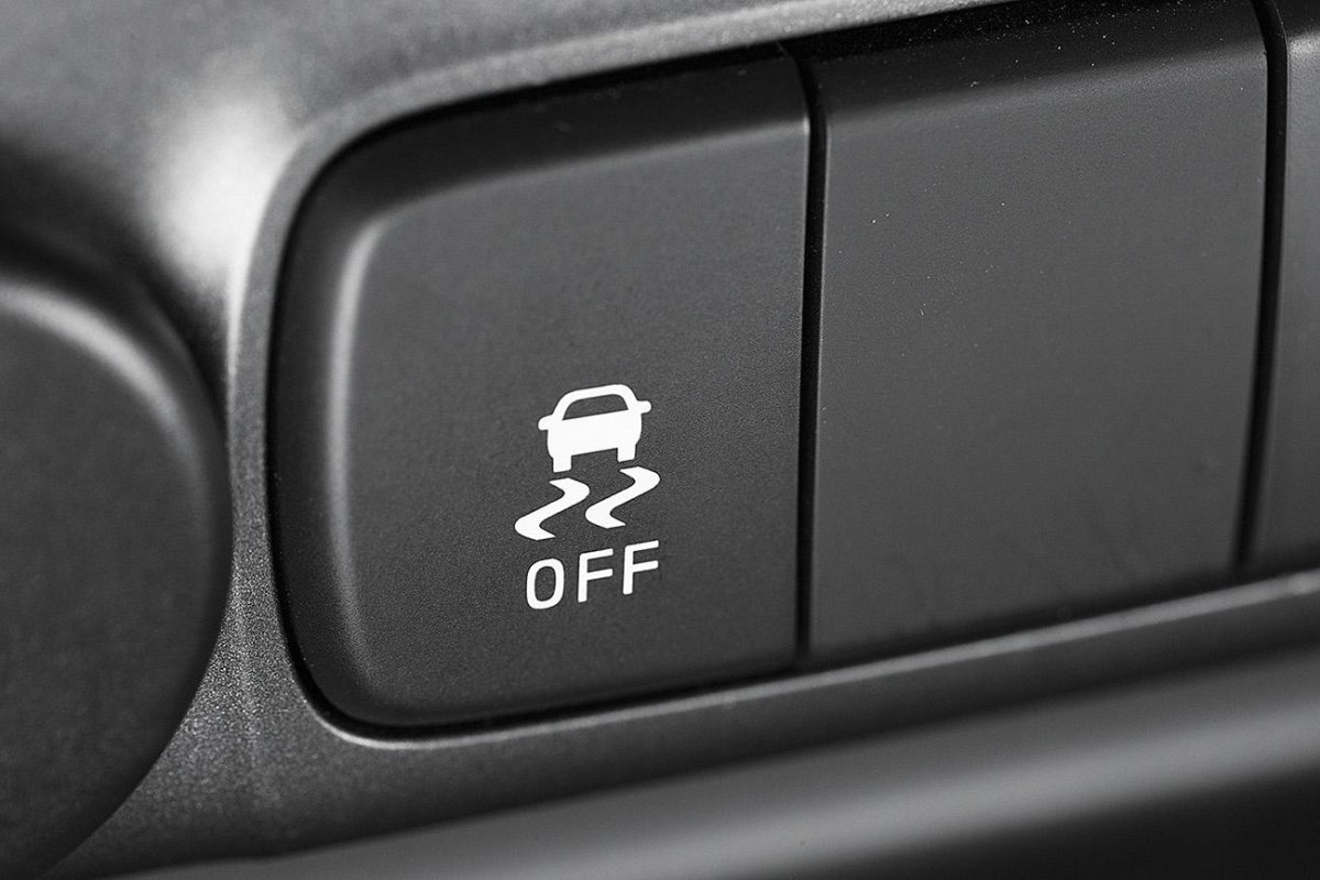 Кнопка АБС В машине