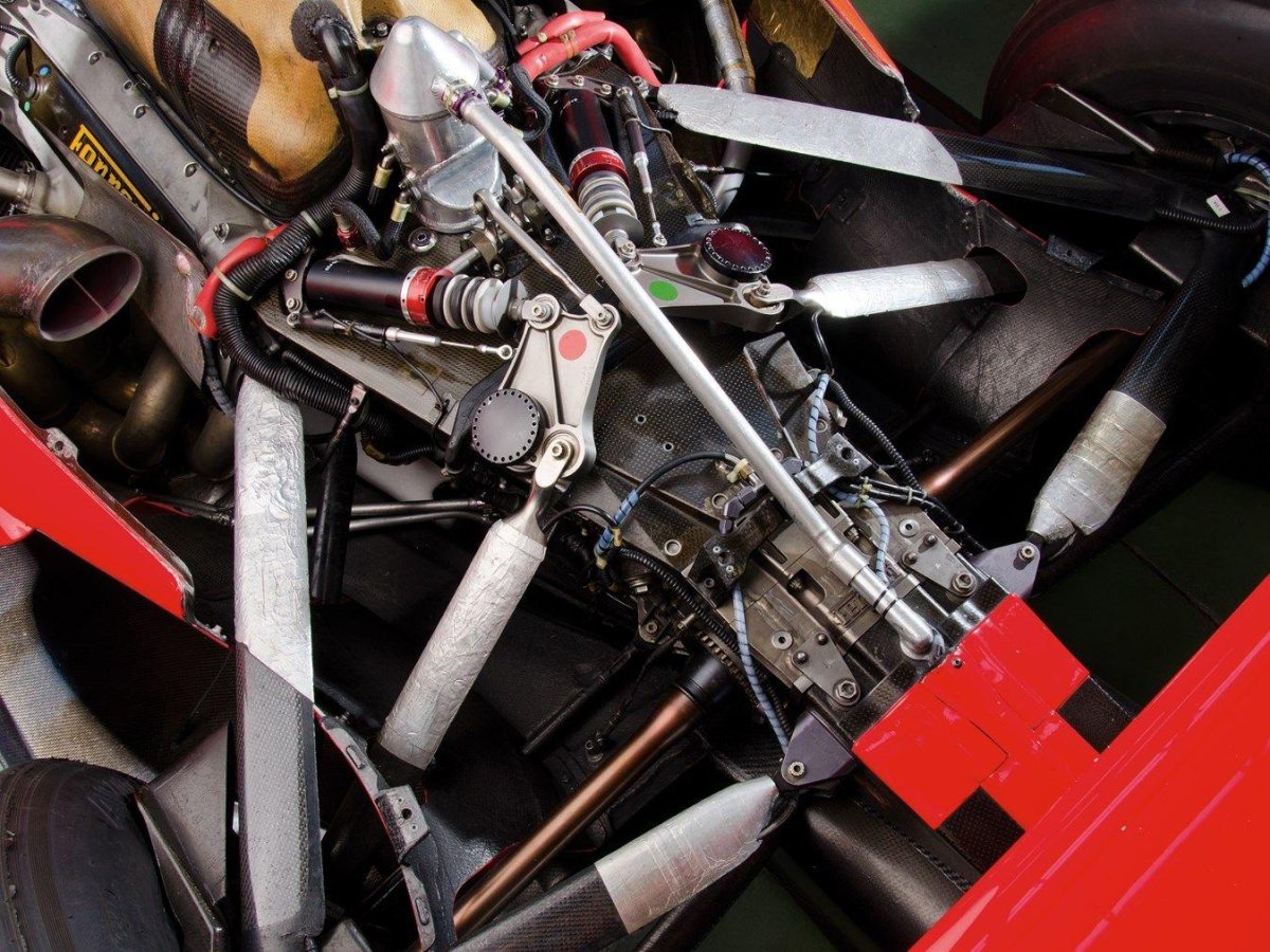 Подвеска болидов ф1