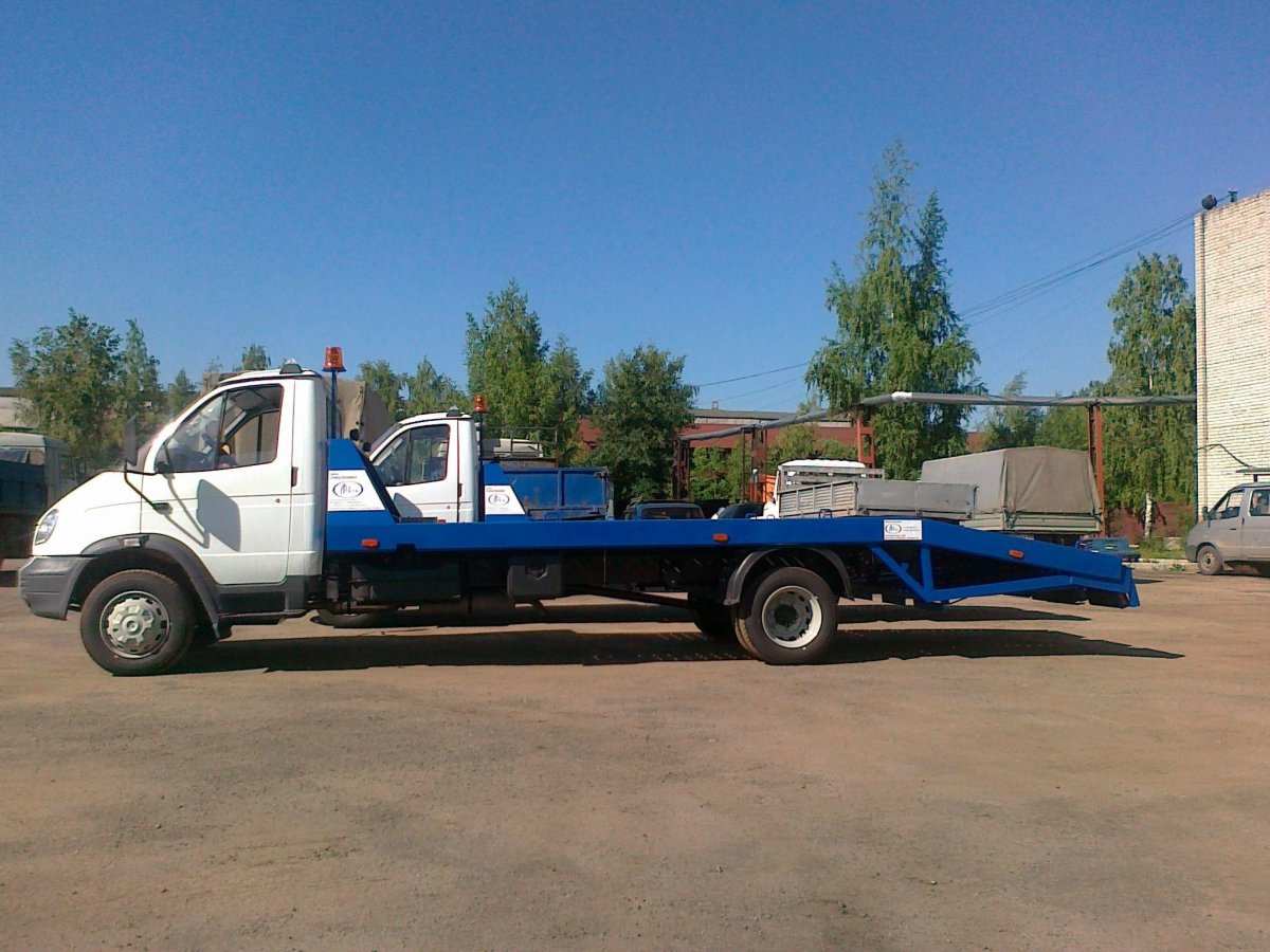 Эвакуатор Валдай с ломаной платформой