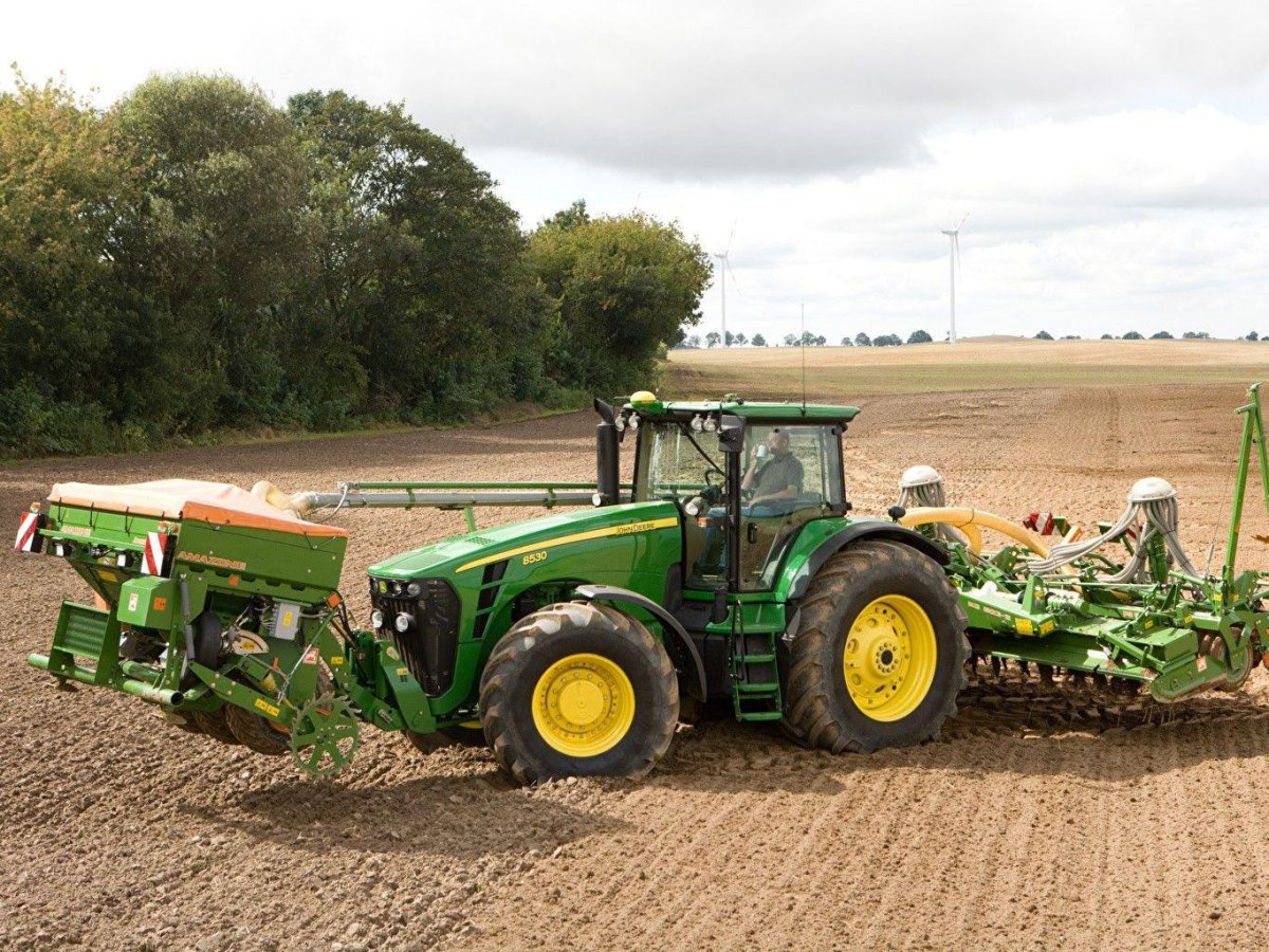 Трактор Джон Дир сельхозтехника