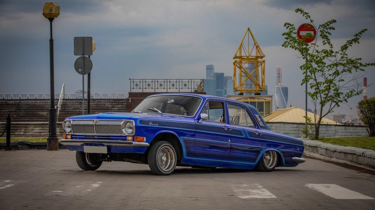 Волга ГАЗ 24 лоурайдер