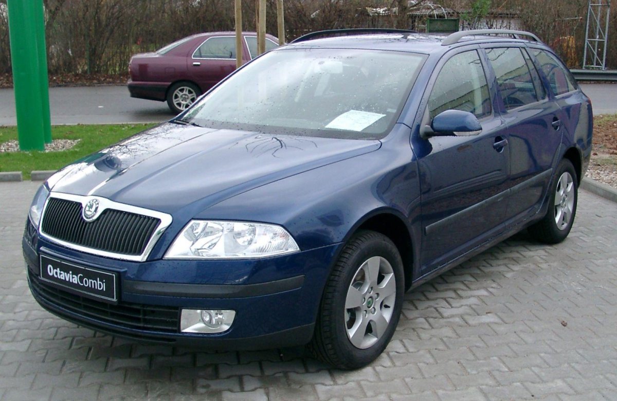 Skoda Octavia Combi 2