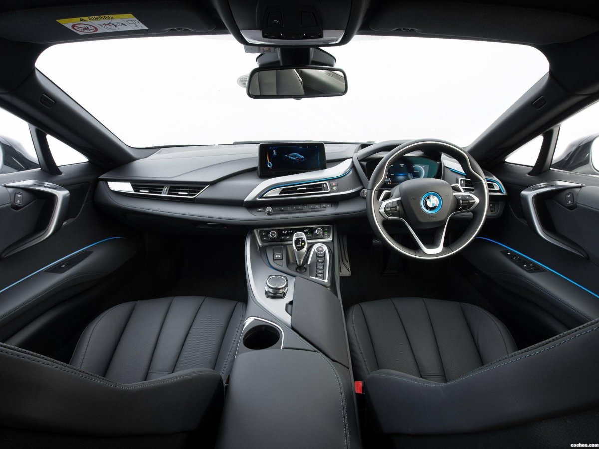 BMW i8 салон