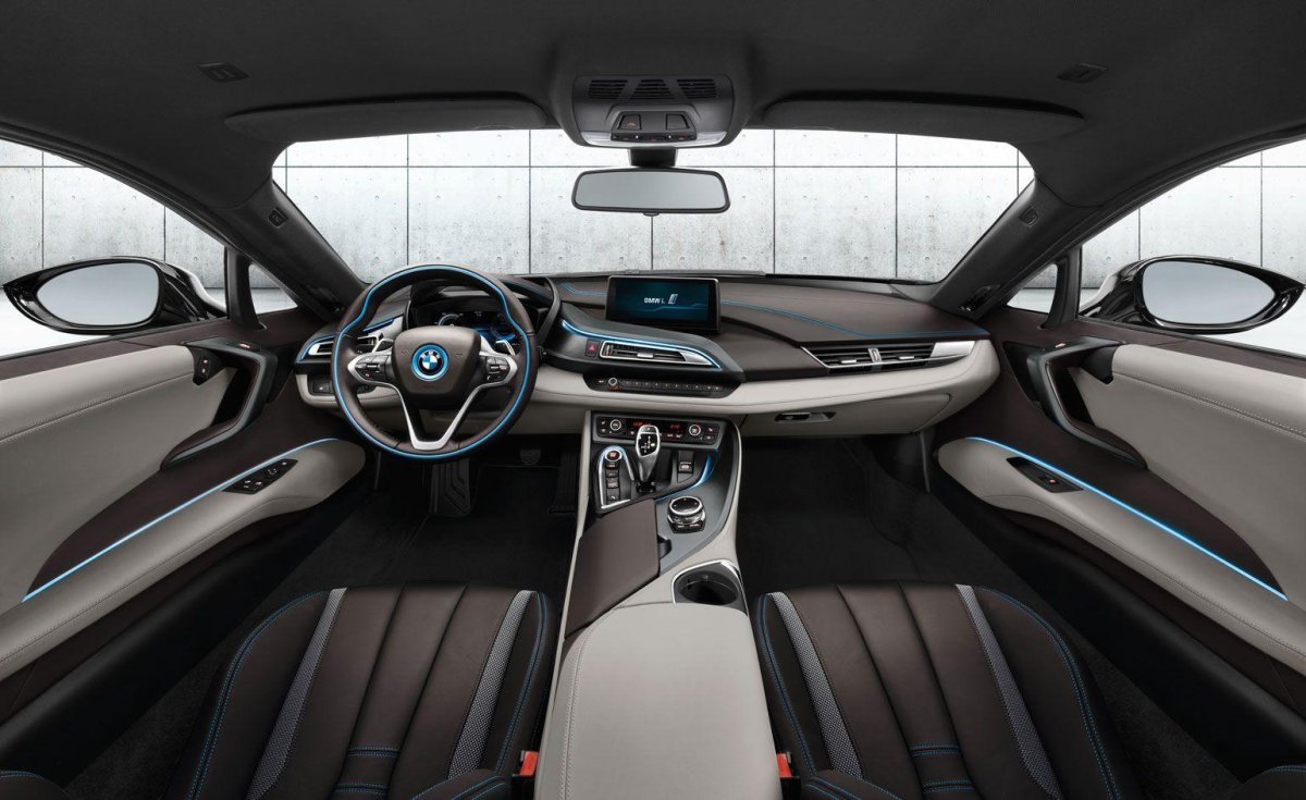 BMW i8 2020 салон