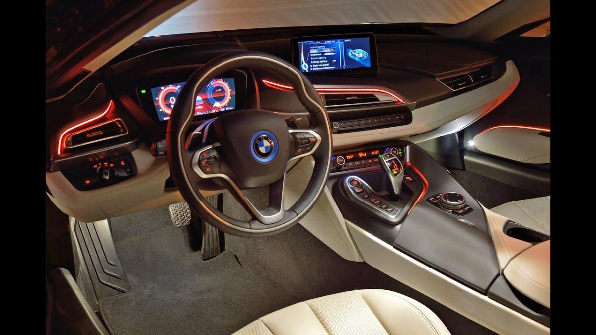 Новая BMW i8 салон