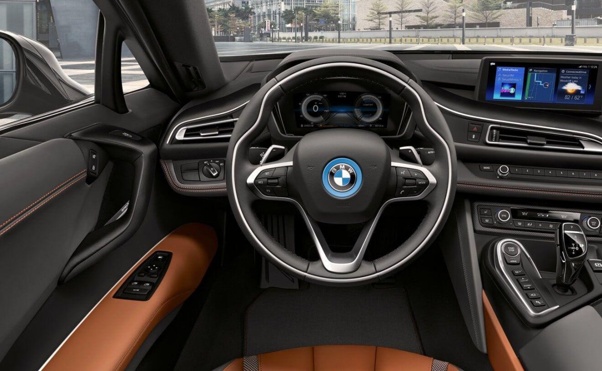 БМВ i8 2022