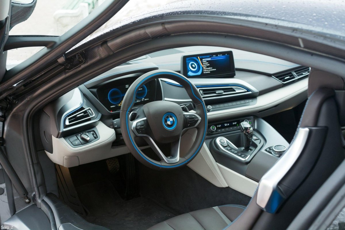 BMW i8 салон белый