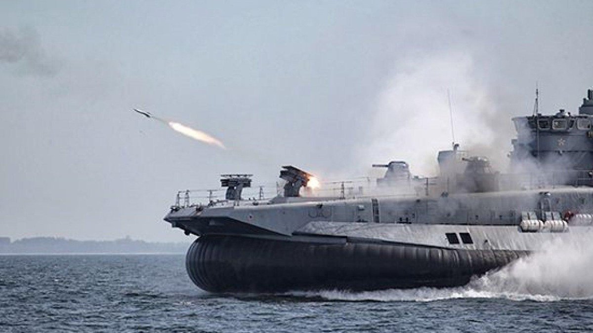 Малый десантный корабль на воздушной подушке Евгений Кочешков