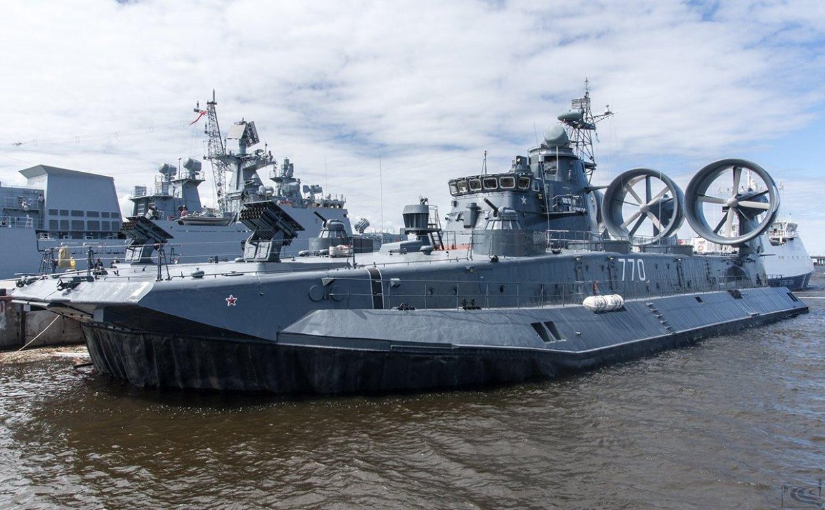 Проект 12322 ЗУБР