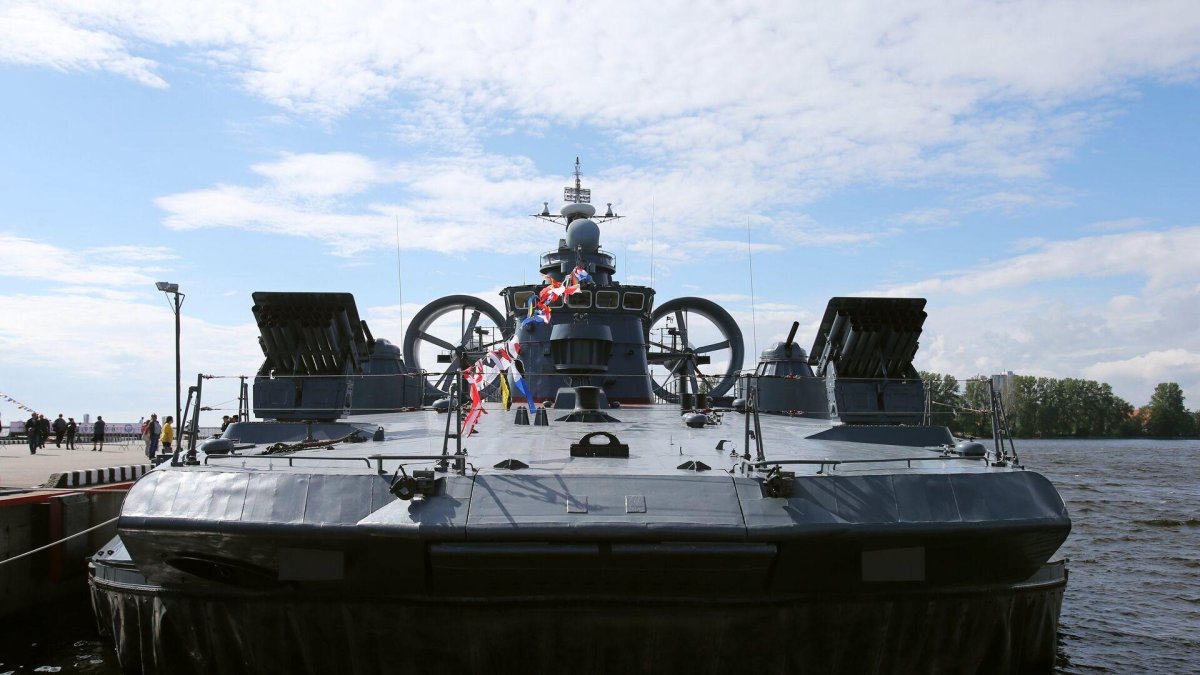 Корабль на воздушной подушке в Калининграде