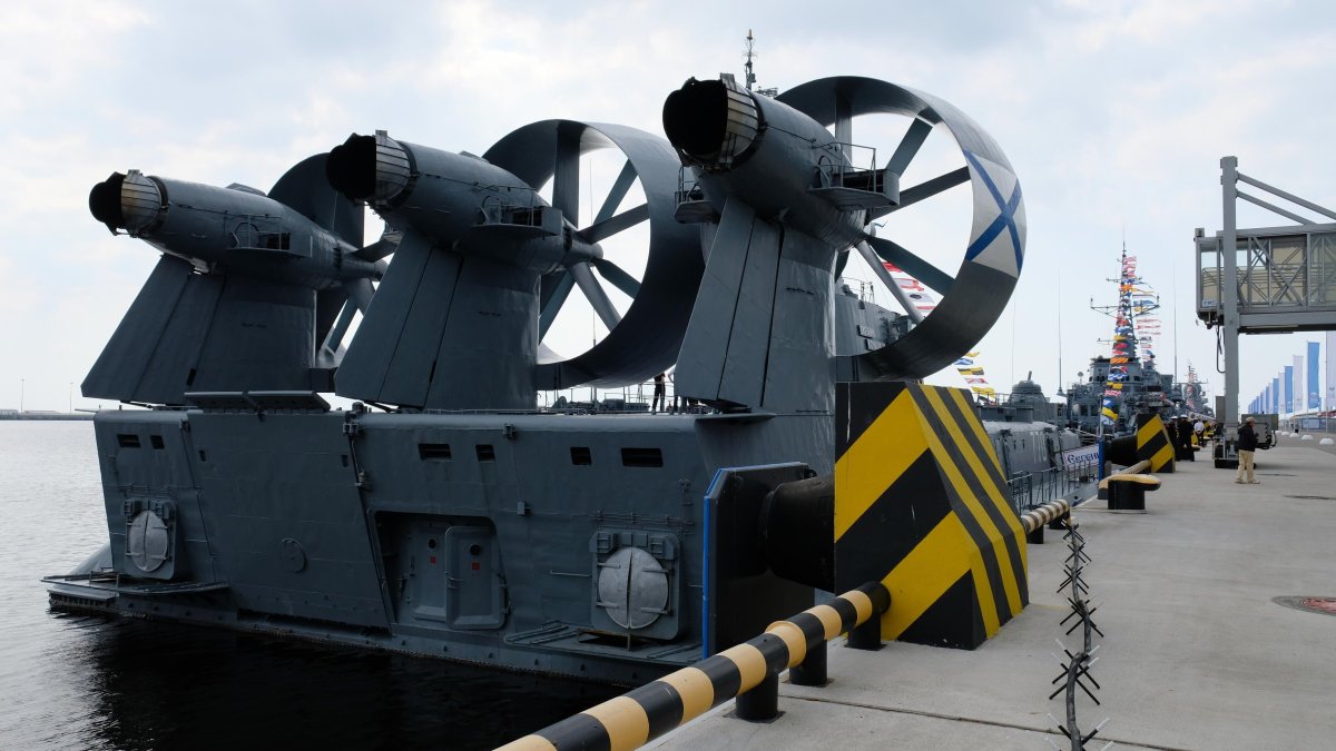 Малый десантный корабль МДК 106