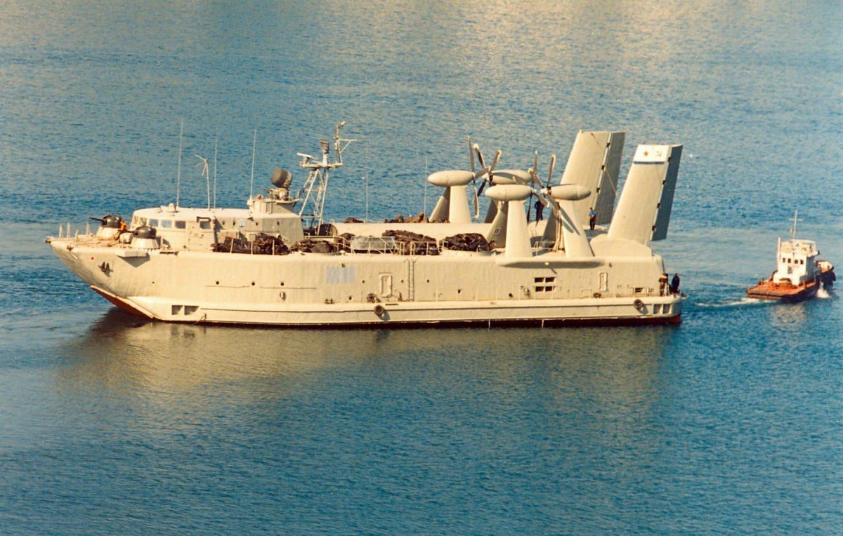 Десантный корабль Джейран