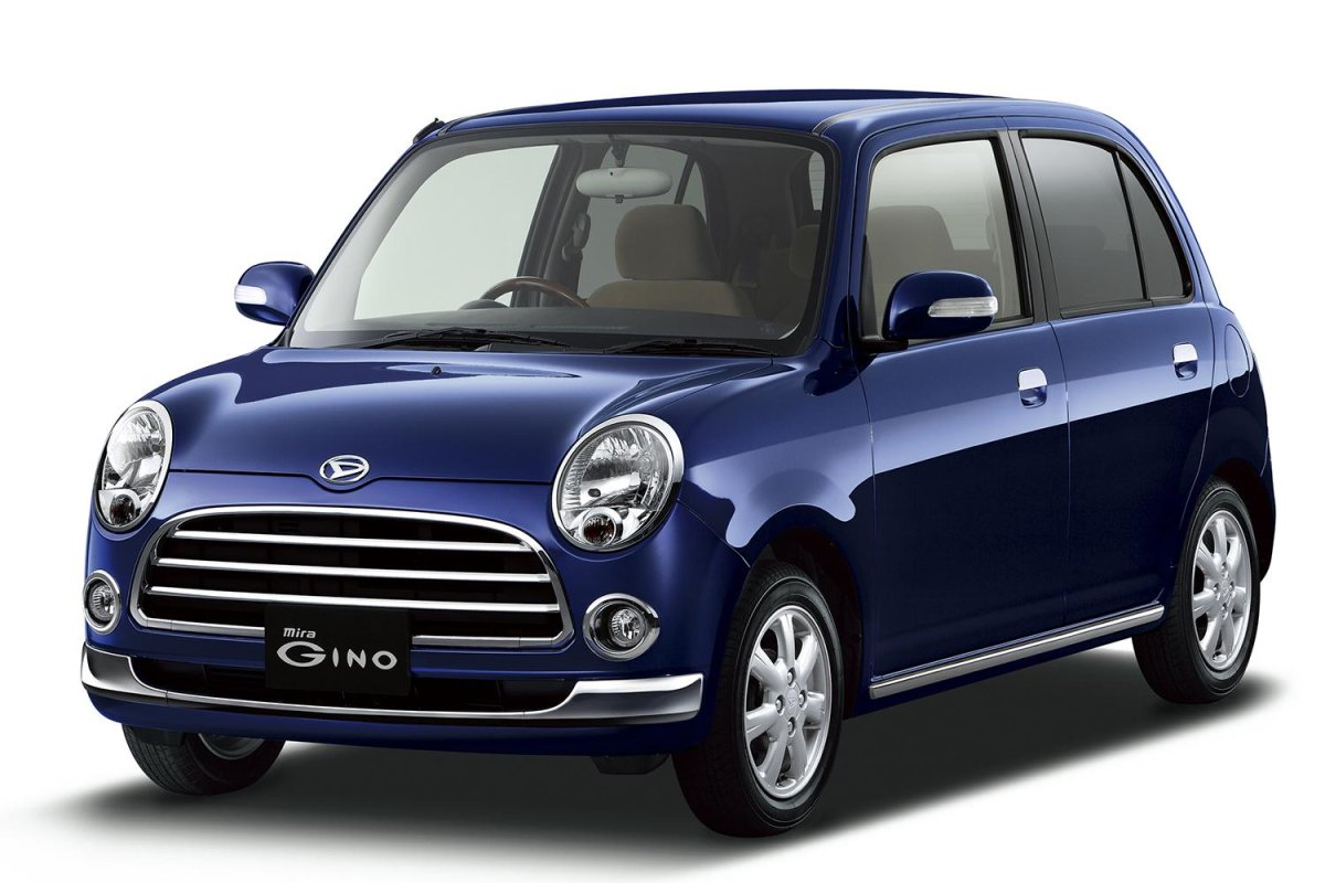 Daihatsu Mira 1
