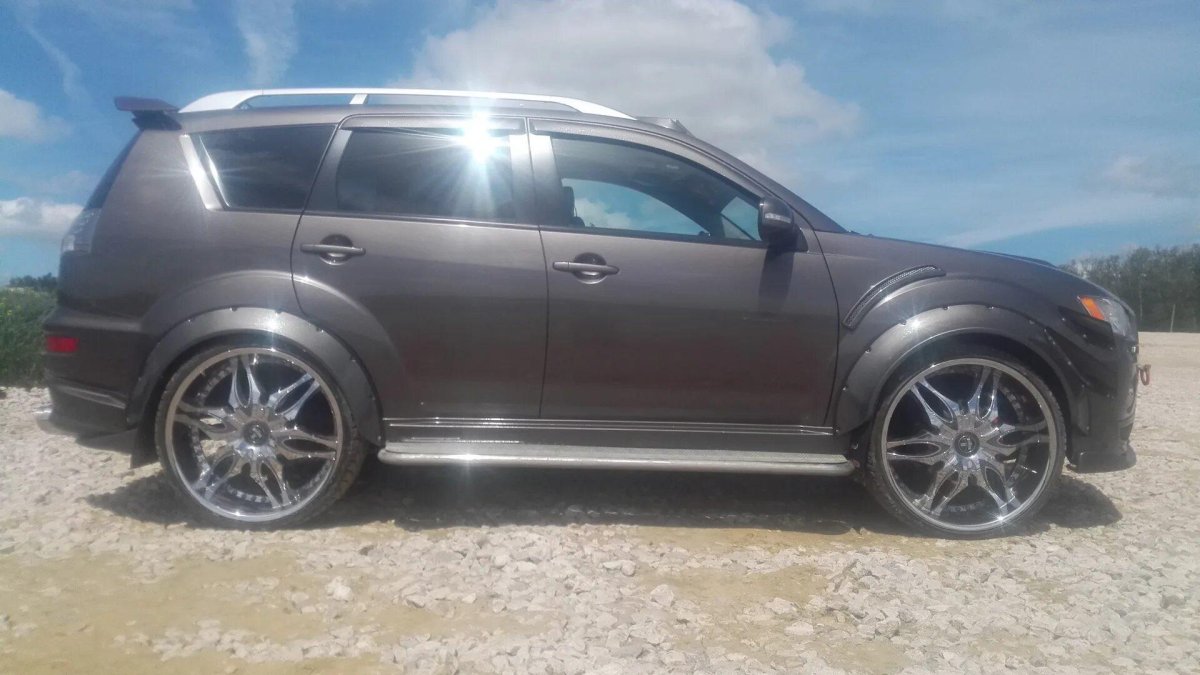 Mitsubishi Outlander r22