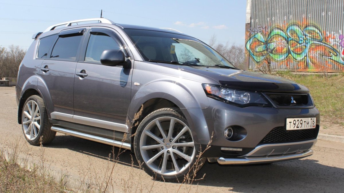 Митсубиси Аутлендер XL r20