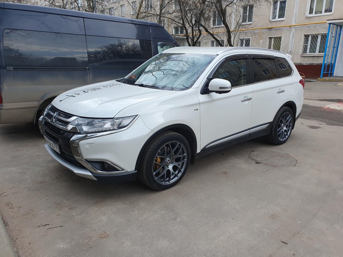 Mitsubishi Outlander r19