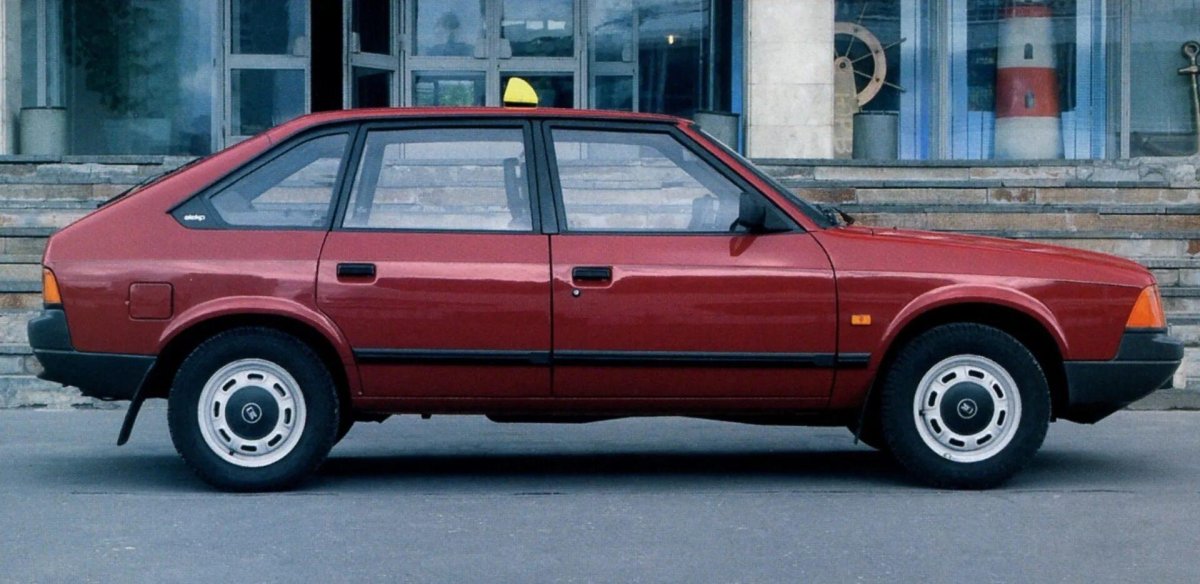 Москвич 2141 сбоку