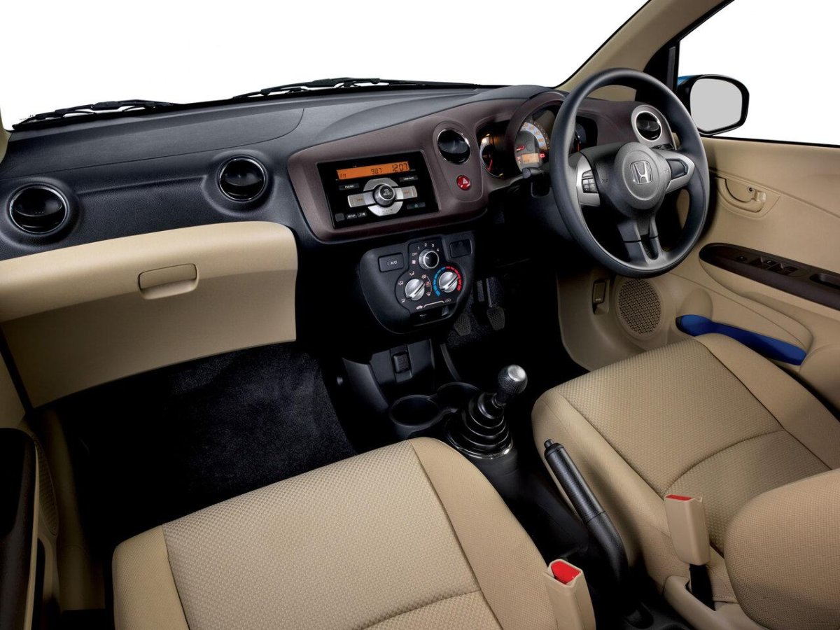 Хонда Брио 2012