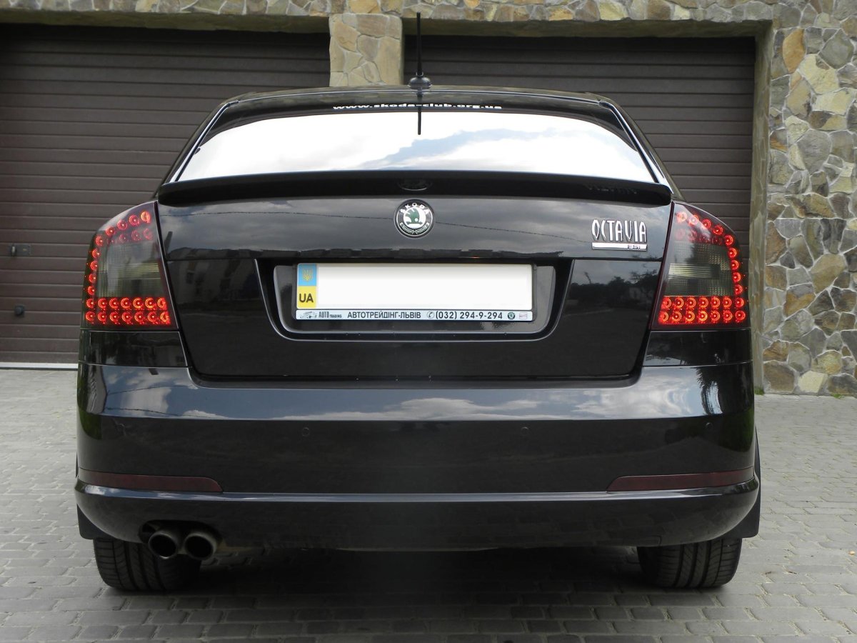 Skoda Octavia a8 сзади