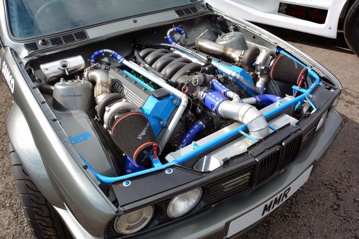 BMW e30 v8 Turbo