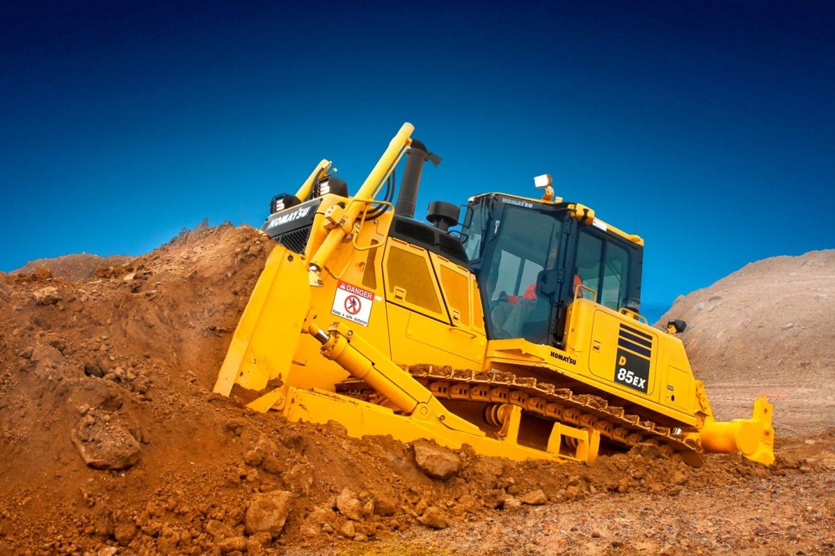 Бульдозер Komatsu d85