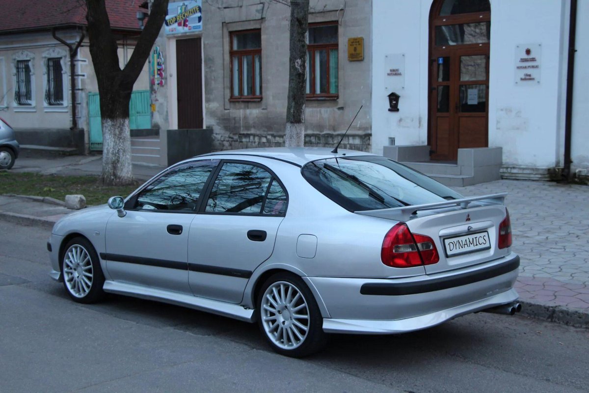 Mitsubishi Carisma Dynamics