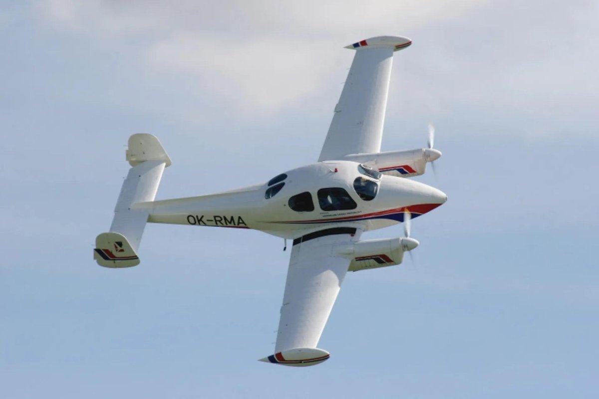 Let 200 Morava самолёт