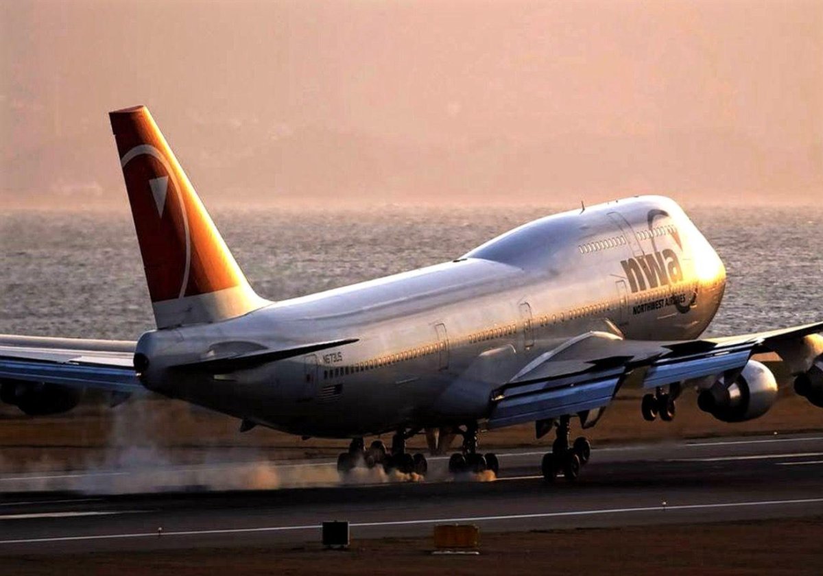 Boeing 747 Northwest Airlines