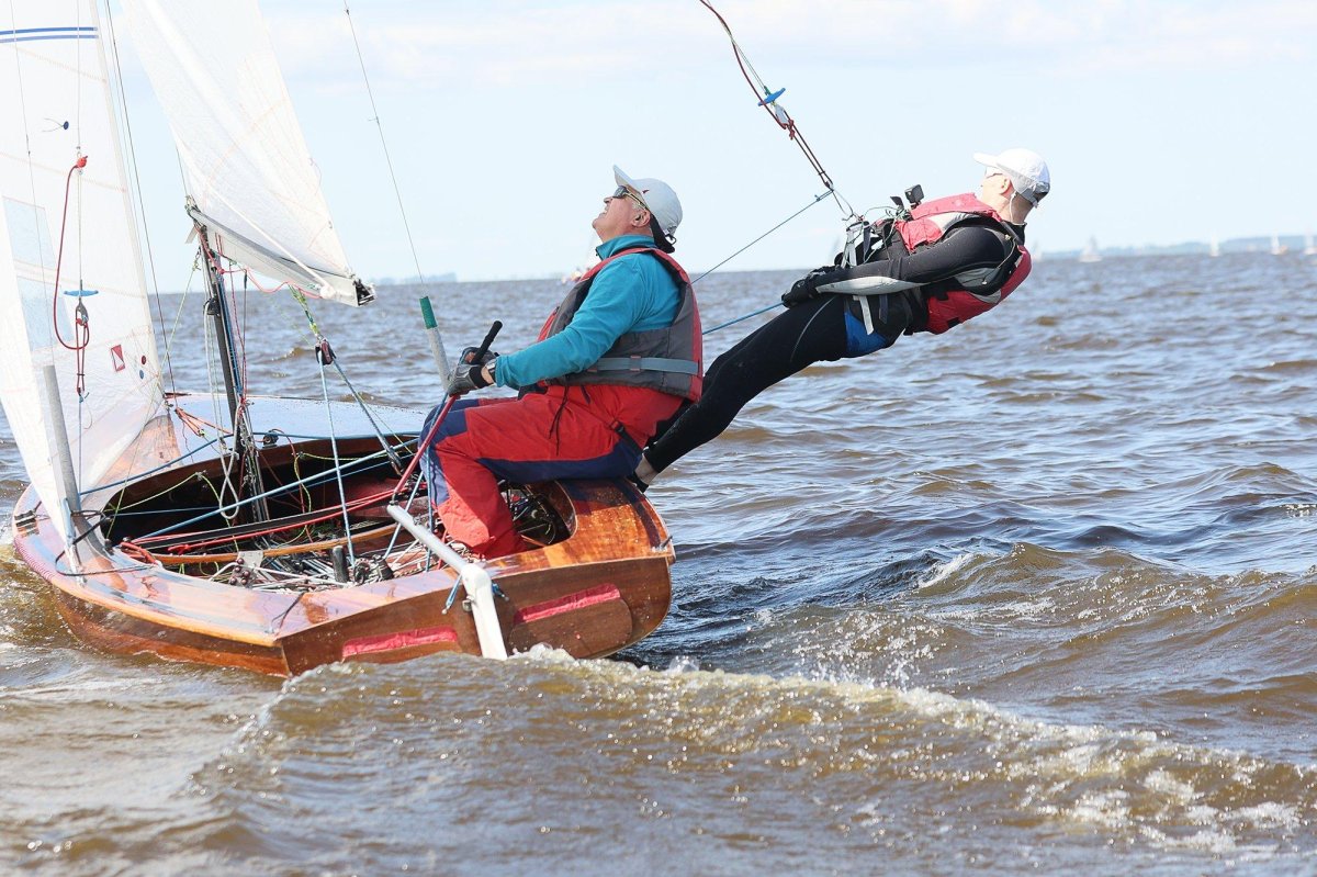 Швертбот 470