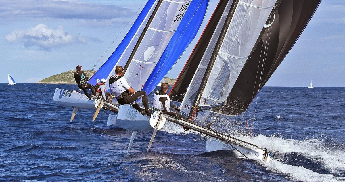 Парусный катамаран Торнадо