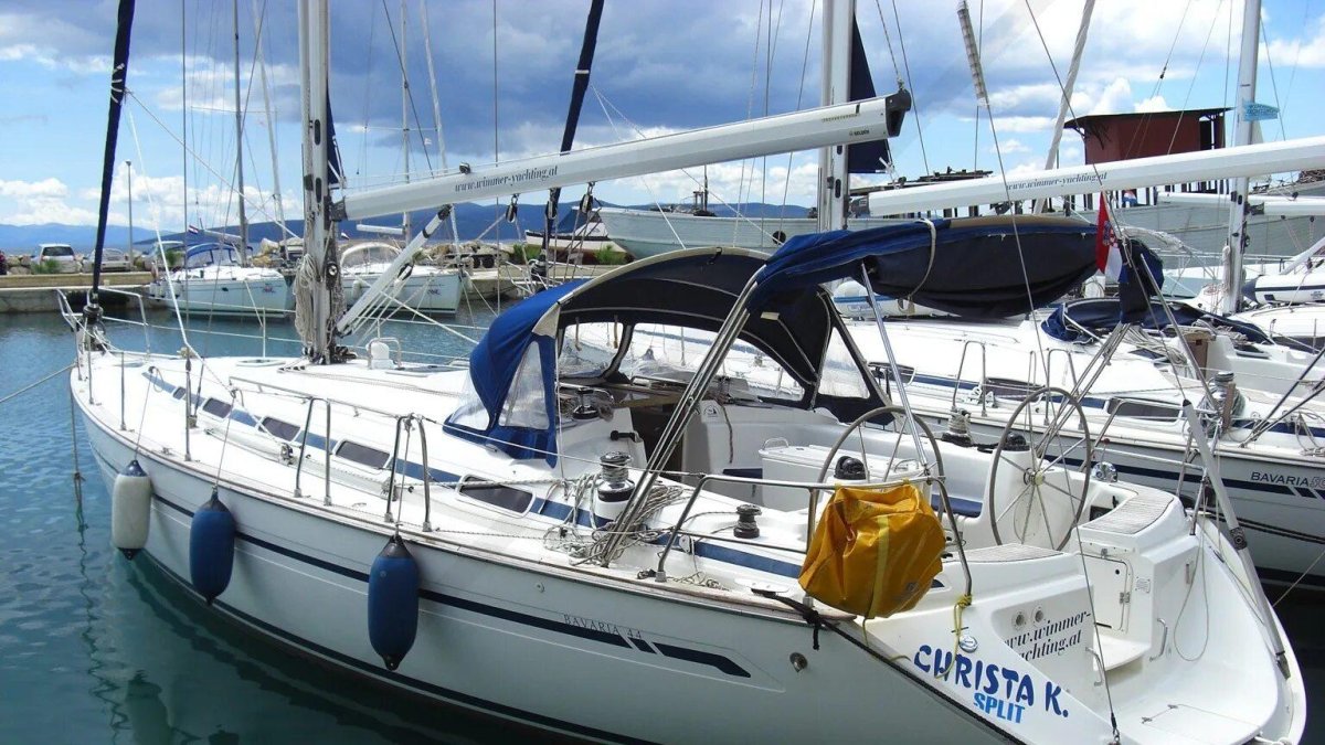 Яхта Bavaria Vision 44